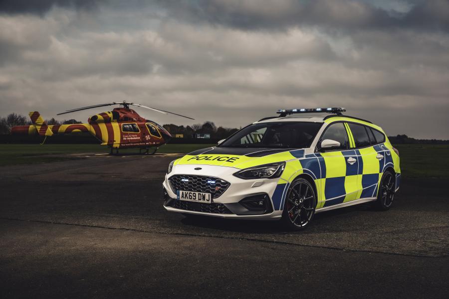  Ford Focus ST Estate Police 2019 года  (UK) (фото 5 из 8)